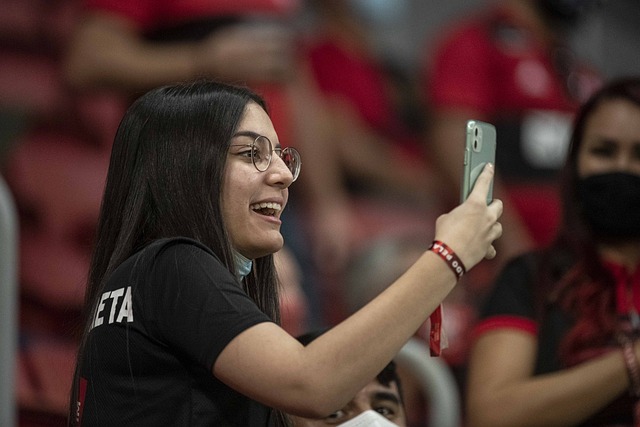 碰撞的较量 碰撞的较量